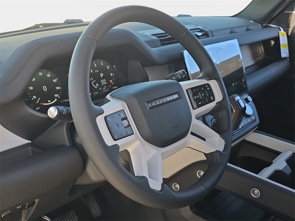 New 2026 Land Rover Defender 130 X-Dynamic SE image 17