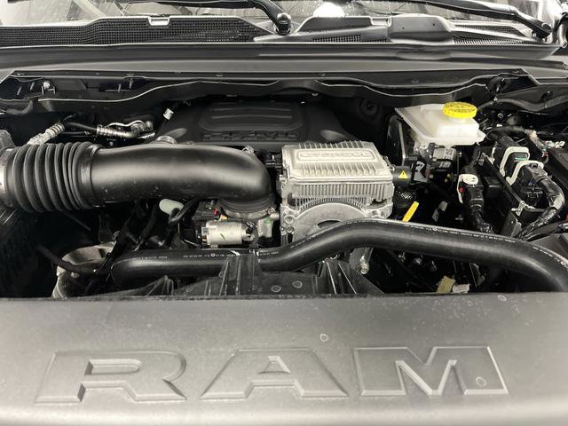 New 2026 RAM 1500 4x4 Crew Cab image 40
