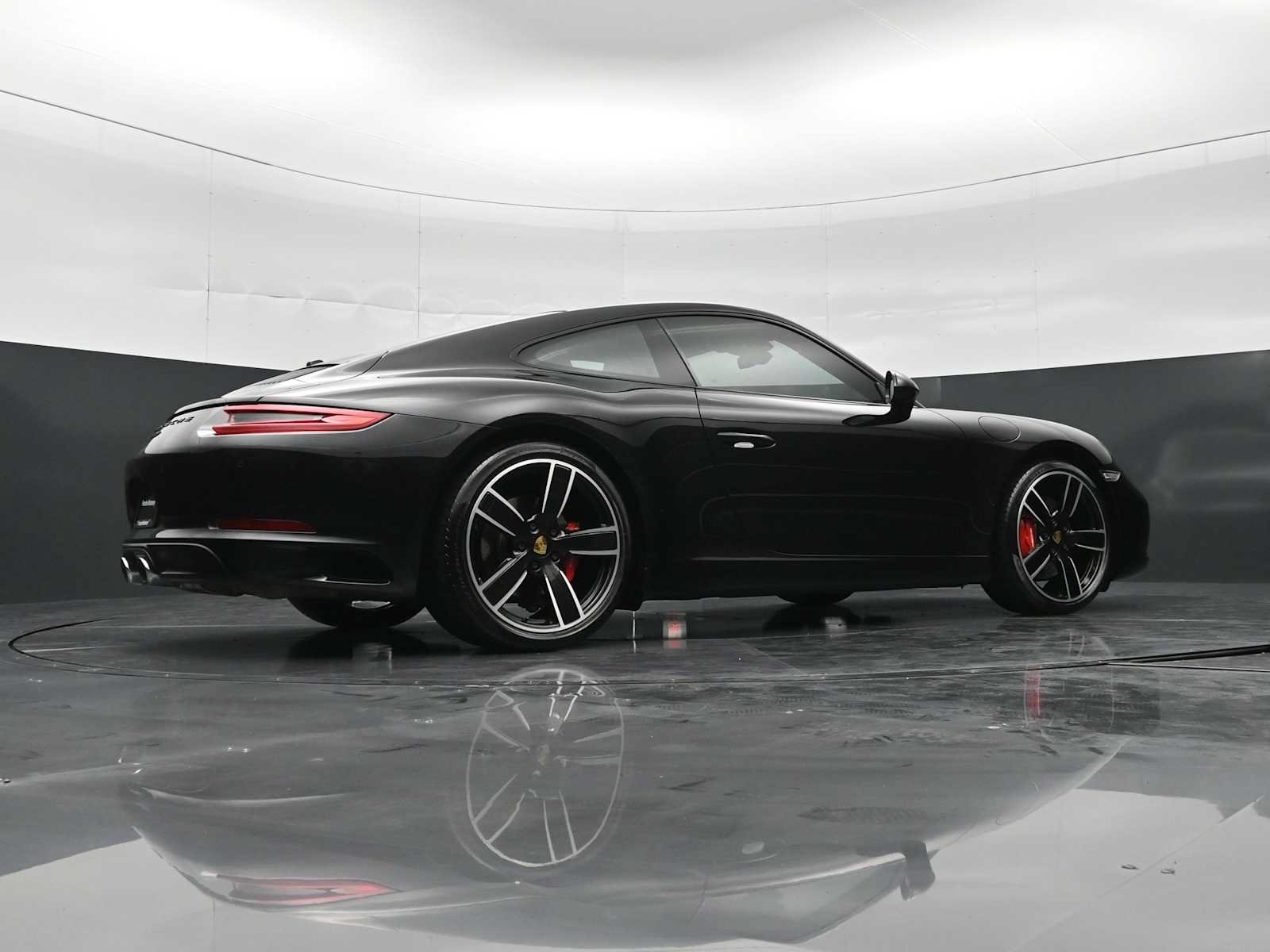 Certified 2018 Porsche 911 Carrera S RWD image 40