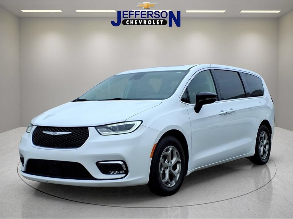 Used 2024 Chrysler Pacifica Limited