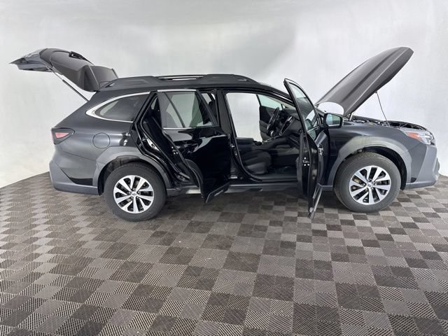 Used 2023 Subaru Outback Premium AWD/4WD image 13