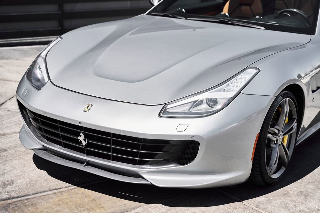 Used 2018 Ferrari GTC4Lusso image 6