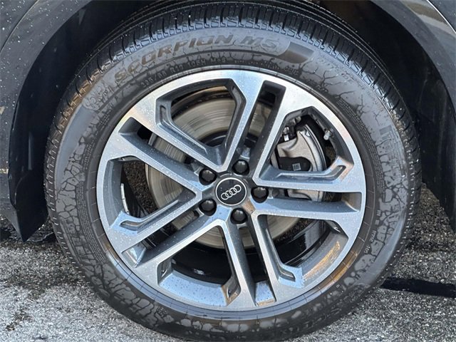 Certified 2025 Audi Q5 Premium w/ 19" Wheel Package image 10