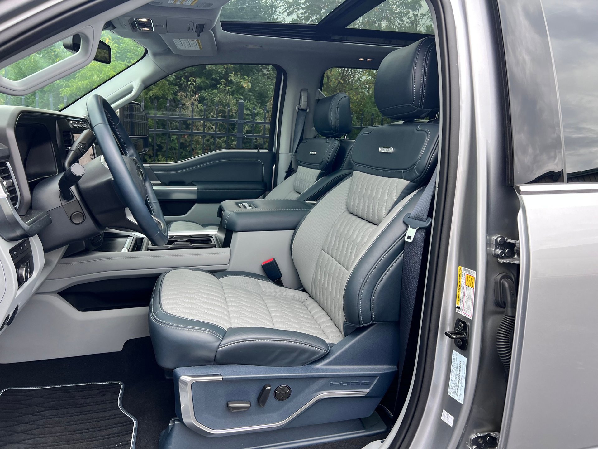 Used 2024 Ford F450 Limited w/ FX4 Off-Road Package image 13