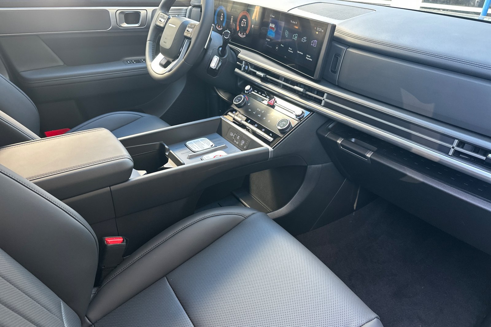 New 2027 Hyundai Santa Fe SEL FWD image 16