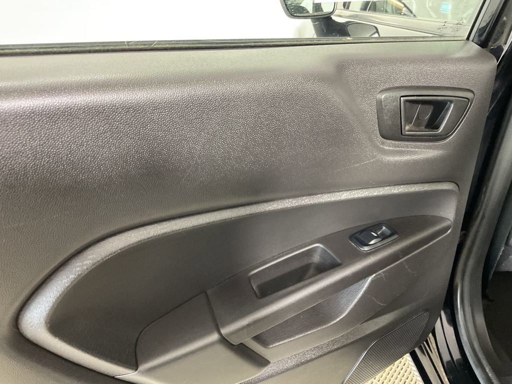 Used 2017 Ford Fiesta SE w/ Equipment Group 201A image 18