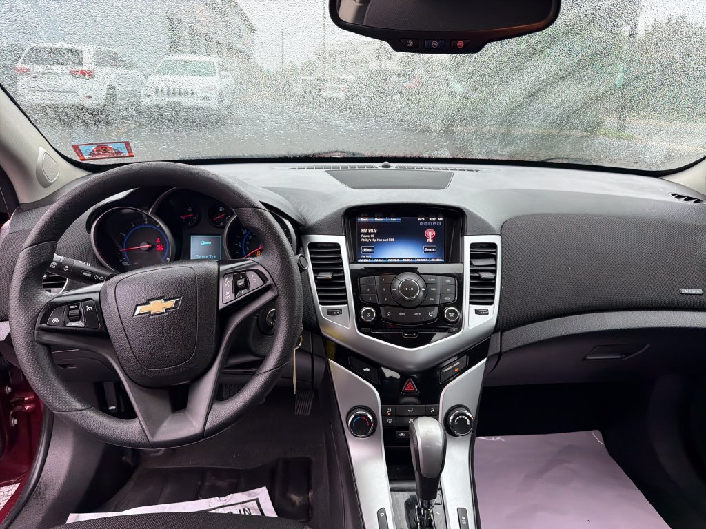 Used 2016 Chevrolet Cruze LT FWD image 15