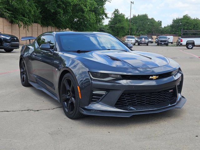 Used 2018 Chevrolet Camaro SS RWD image 3