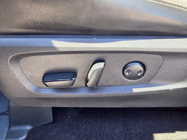 Used 2022 Nissan Pathfinder SL FWD image 12