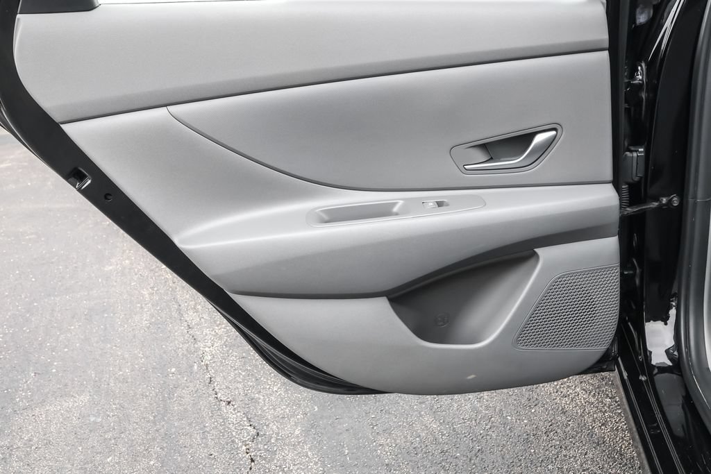 Used 2024 Hyundai Elantra SEL FWD image 26