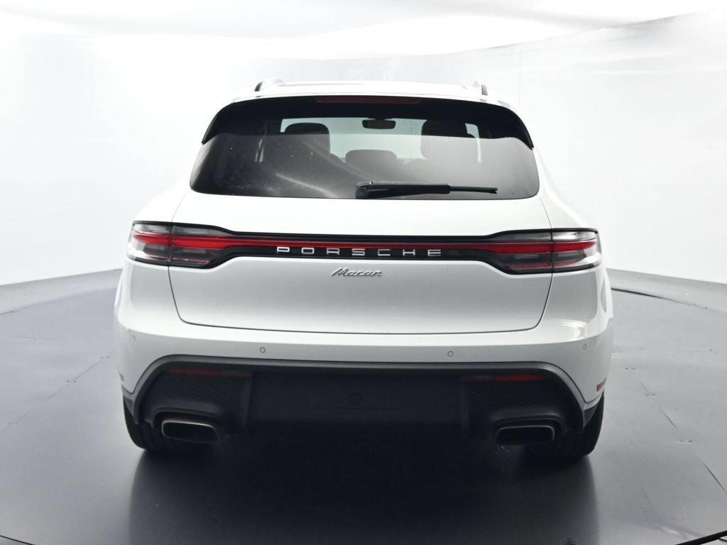 Certified 2022 Porsche Macan AWD/4WD image 13