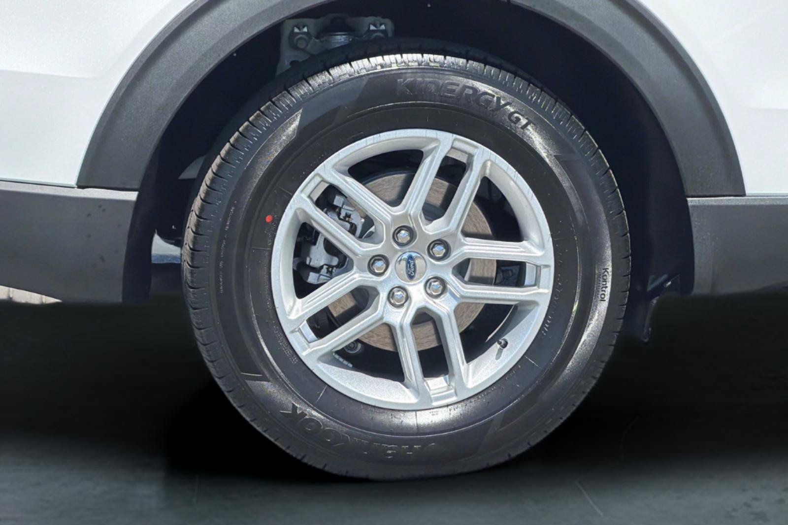 New 2026 Ford Explorer Active RWD image 33