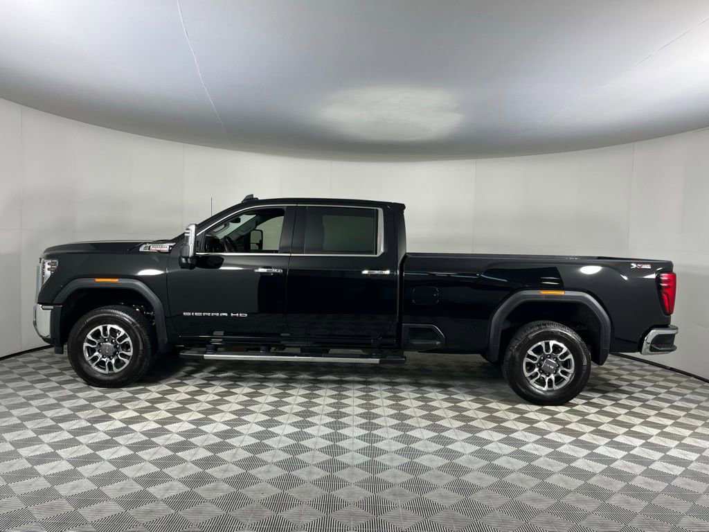 Used 2024 GMC Sierra 2500 SLT w/ SLT Premium Package image 10