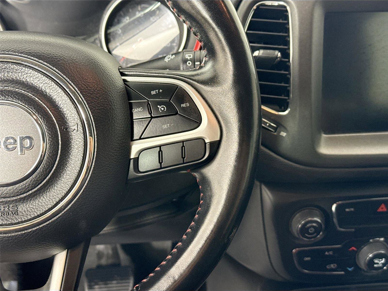 Used 2020 Jeep Compass Trailhawk image 18