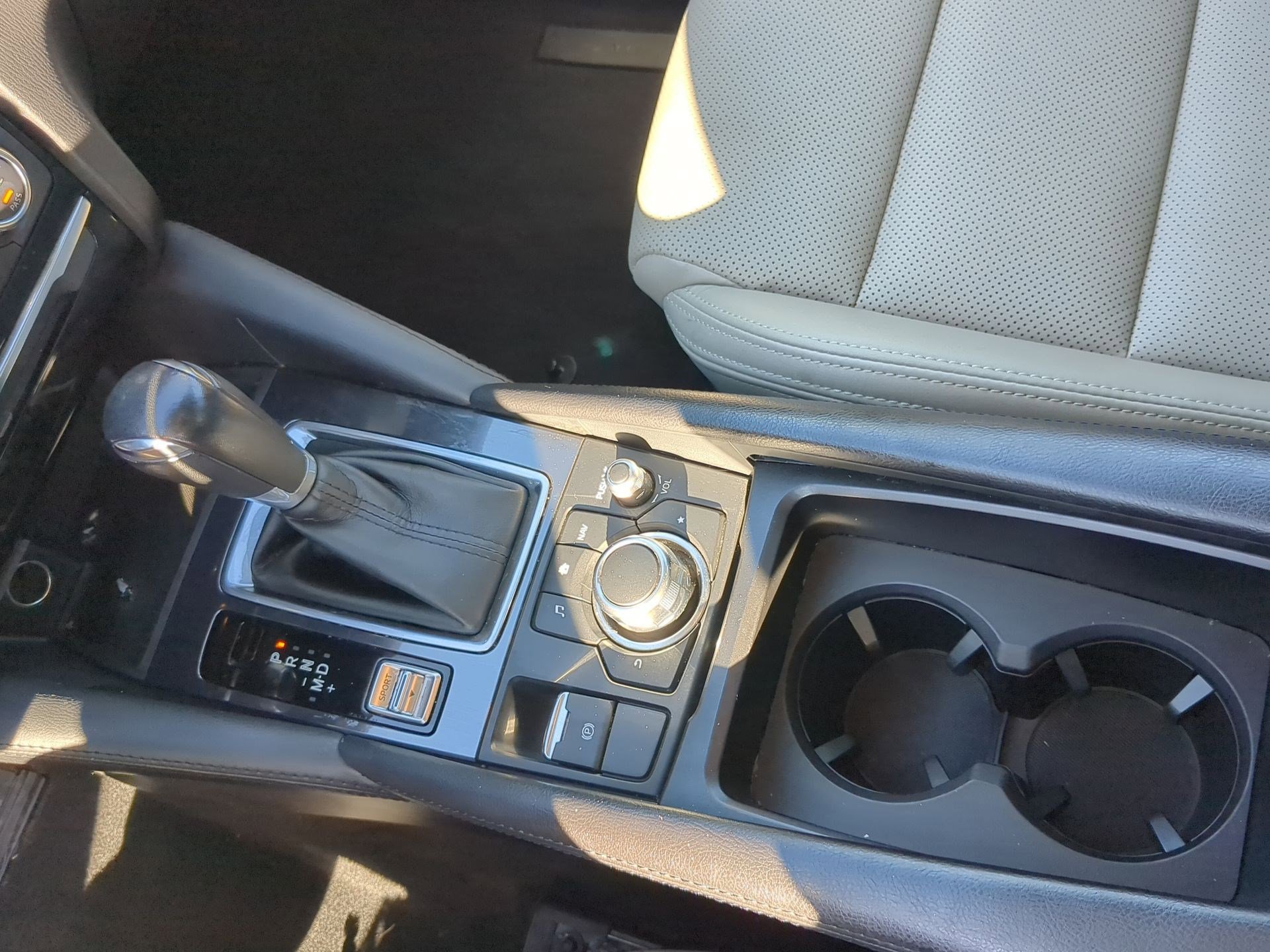 Used 2016 MAZDA MAZDA6 Touring image 19