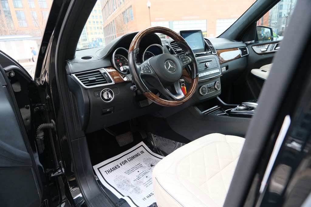 Used 2017 Mercedes-Benz GLS 550 4MATIC image 18