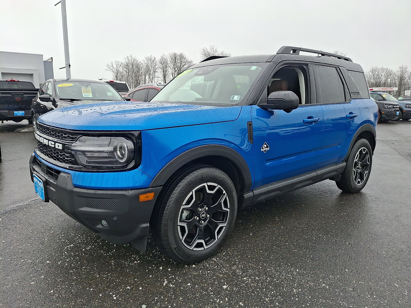 Certified 2025 Ford Bronco Sport Outer Banks w/ Outer Banks Tech Package+ AWD/4WD image 3