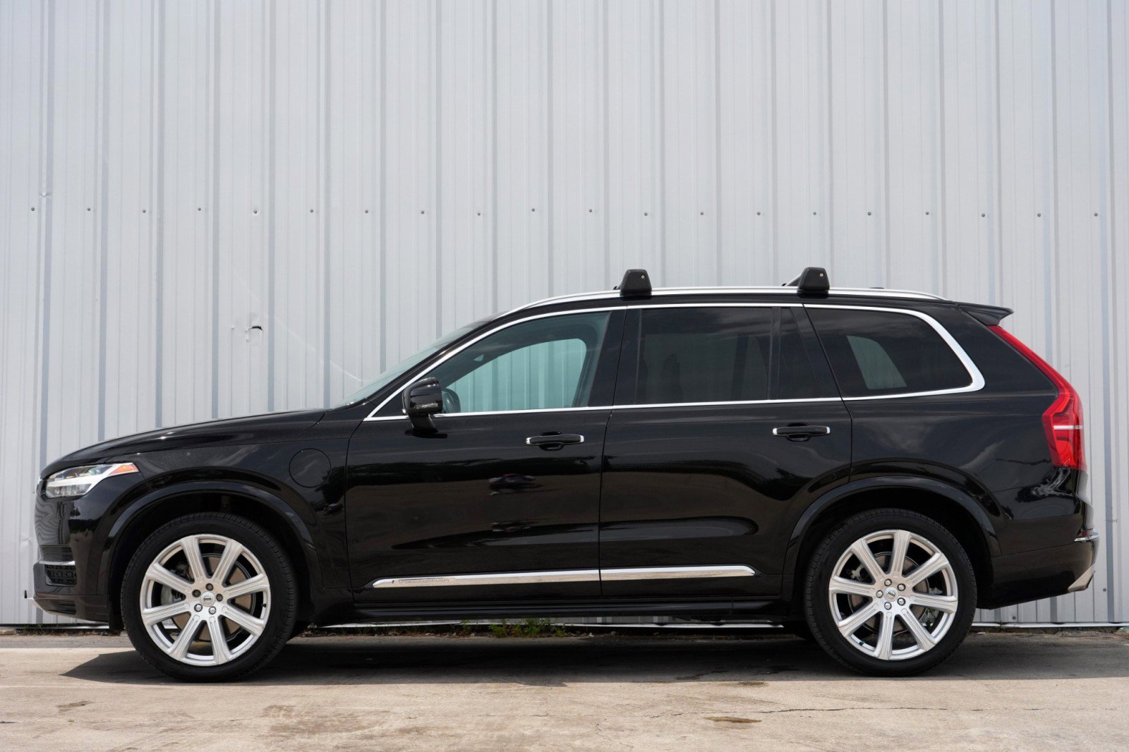 Used 2017 Volvo XC90 T8 Inscription w/ Vision Package image 8