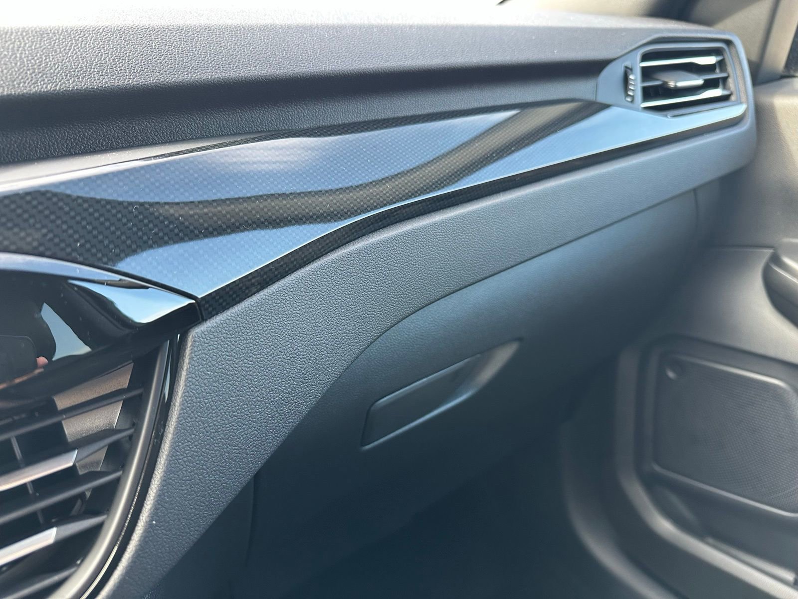 Used 2025 Ford Escape ST-Line w/ Equipment Group 301A image 25