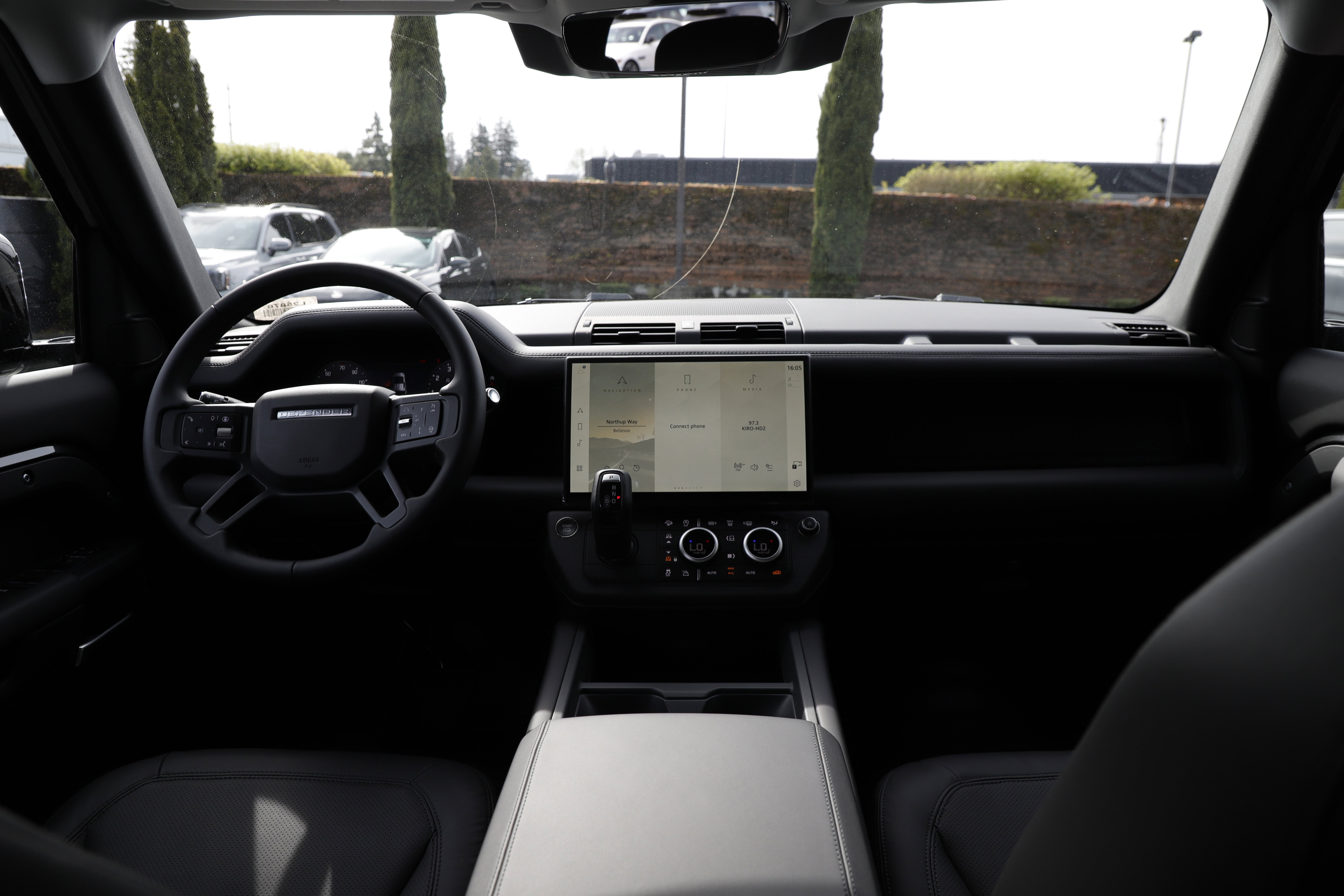 New 2026 Land Rover Defender 110 X-Dynamic SE image 13