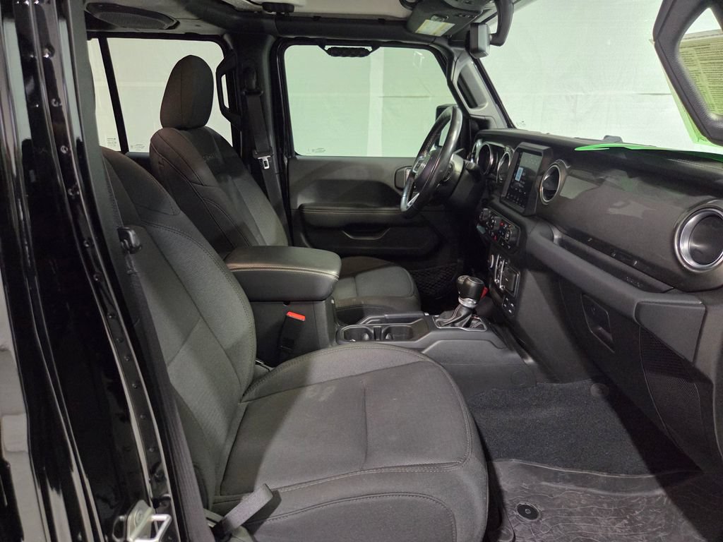 Used 2023 Jeep Wrangler Unlimited Sahara w/ LED Lighting Group AWD/4WD image 13
