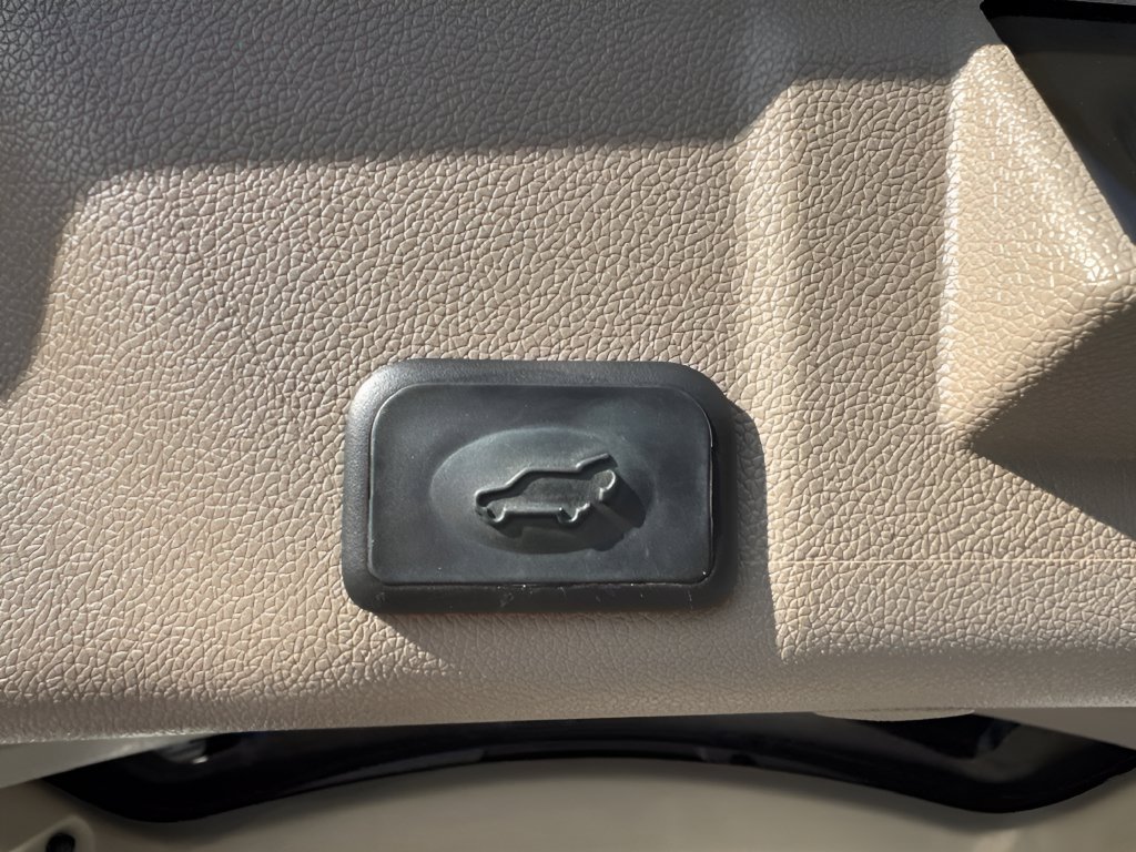 Used 2015 GMC Acadia Denali AWD/4WD image 31