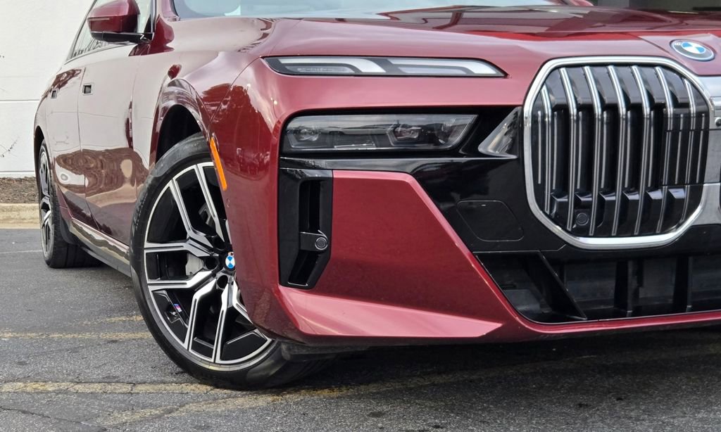 Used 2023 BMW i7 xDrive60 image 12