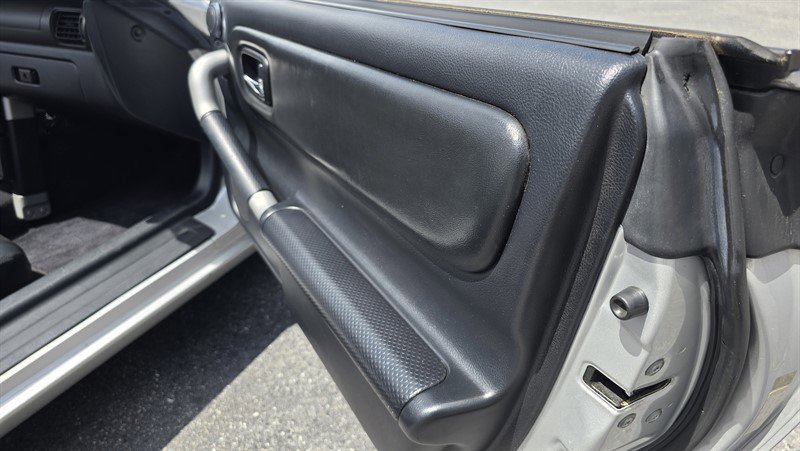 Used 2001 Toyota MR2 image 33