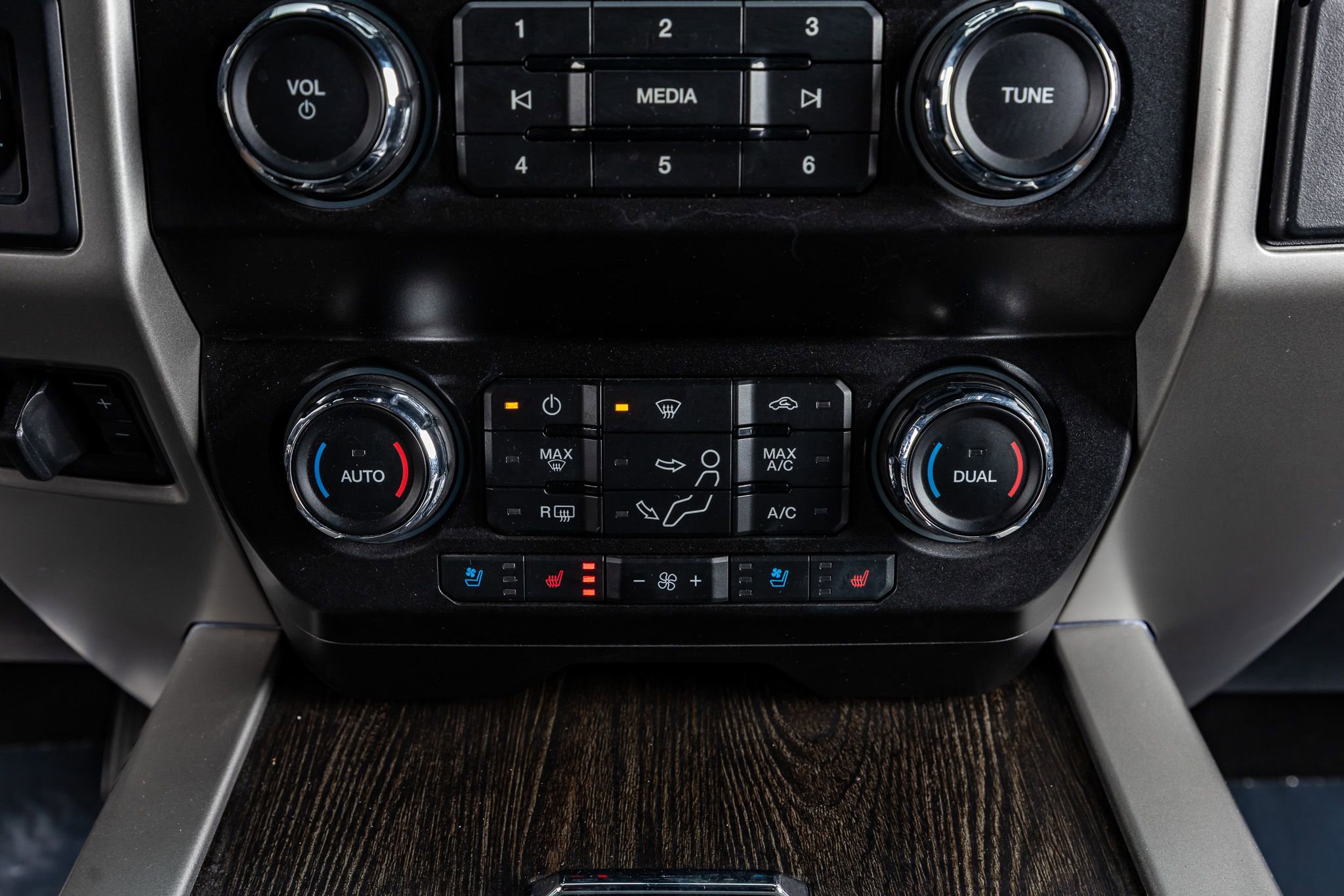 Used 2021 Ford F250 Lariat w/ Lariat Value Package image 27