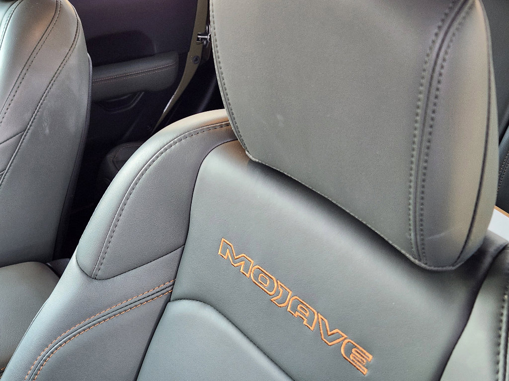 Used 2025 Jeep Gladiator Mojave w/ Convenience Group image 14