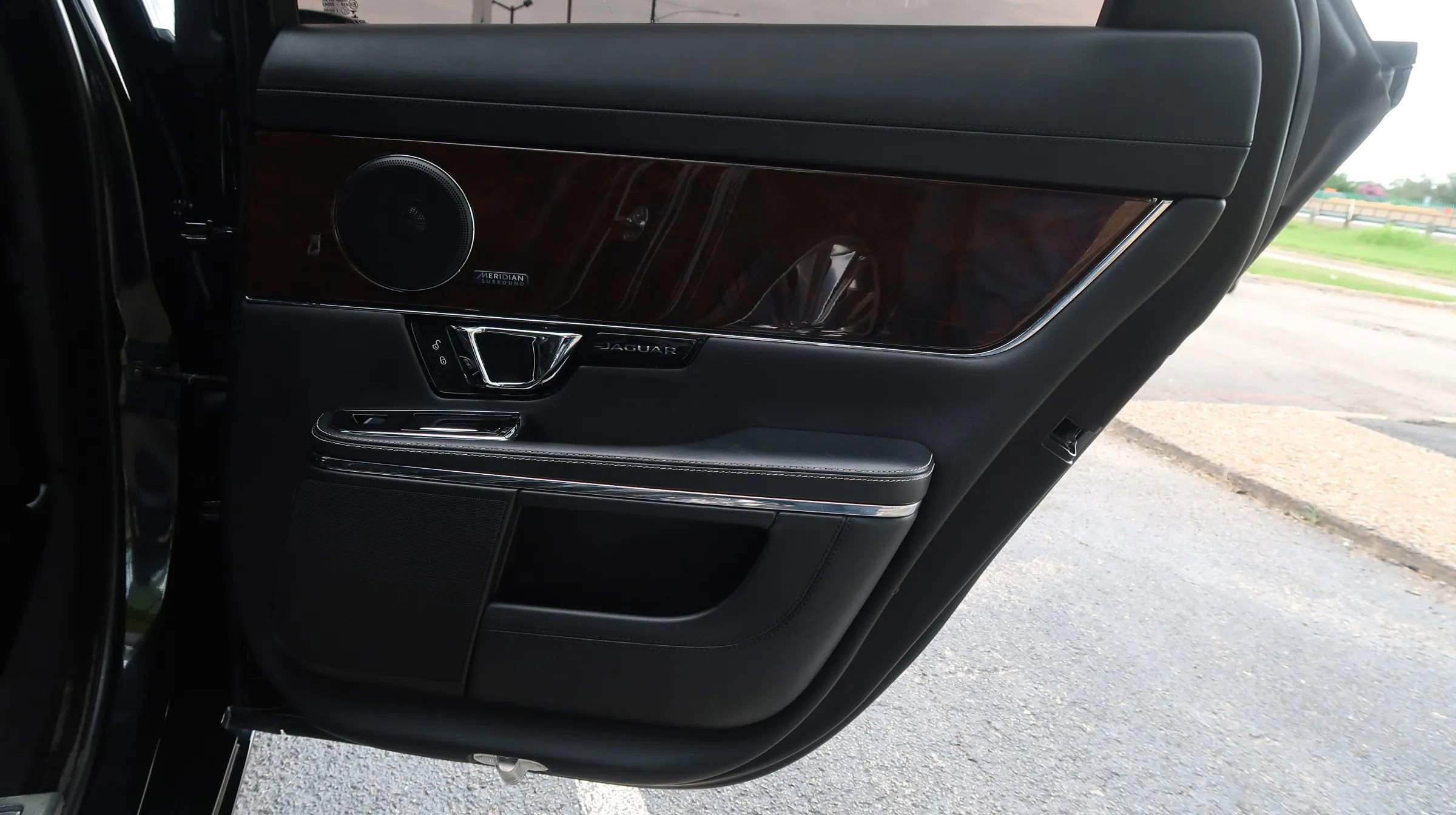 Used 2017 Jaguar XJ R-Sport AWD/4WD image 54
