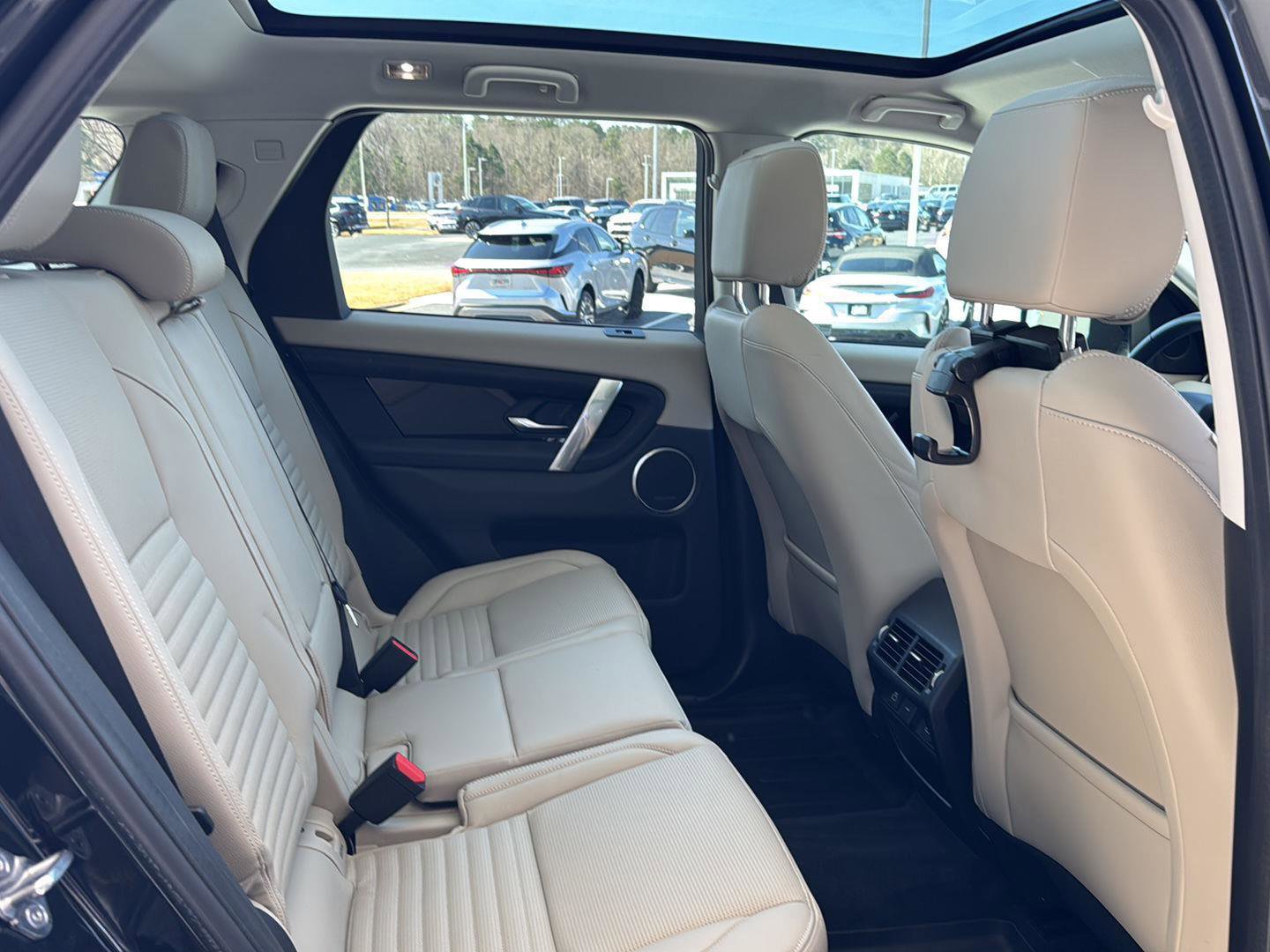 Used 2022 Land Rover Discovery Sport S image 11