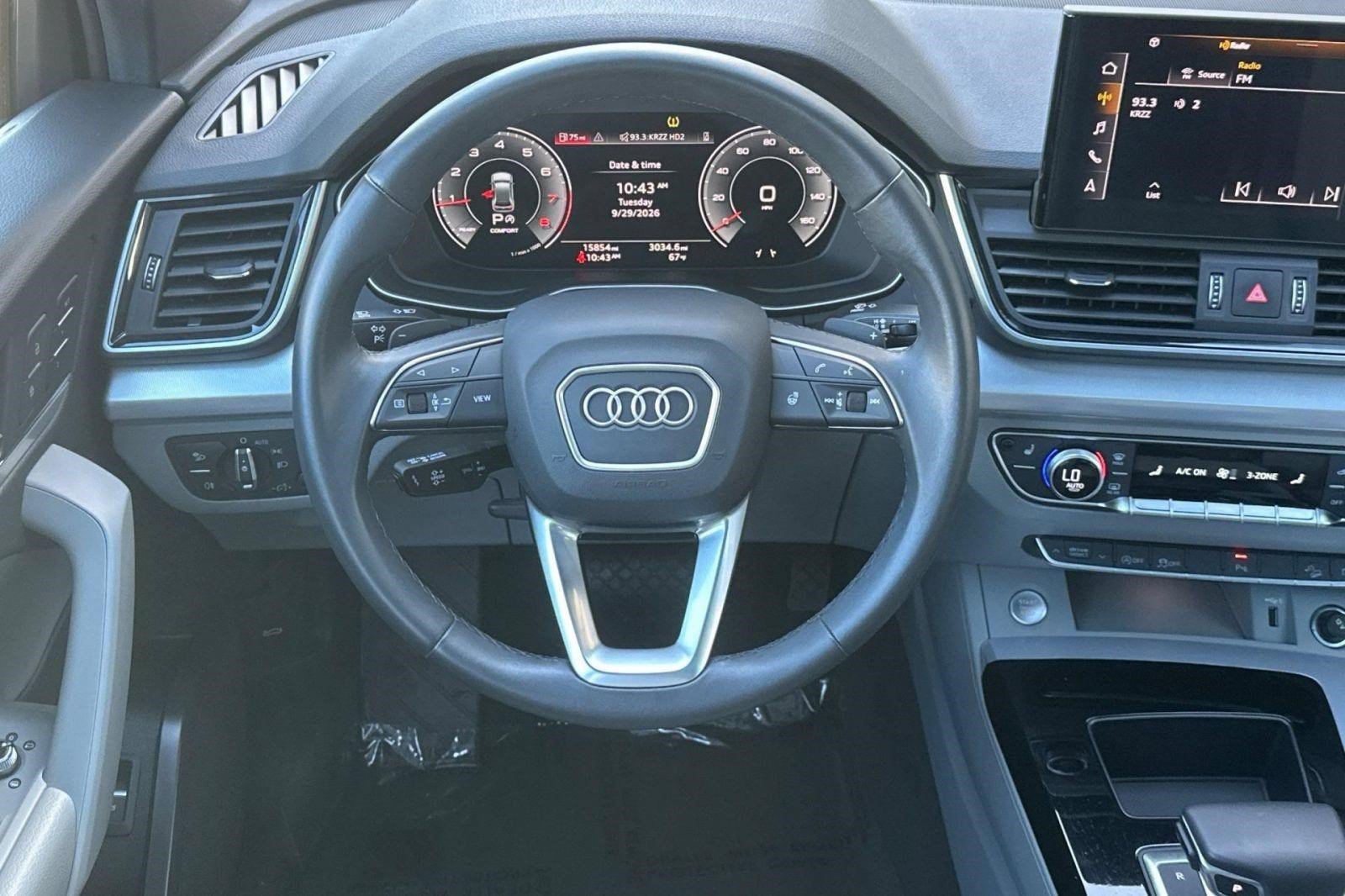 Used 2025 Audi Q5 2.0T Premium w/ Convenience Plus Package AWD/4WD image 16