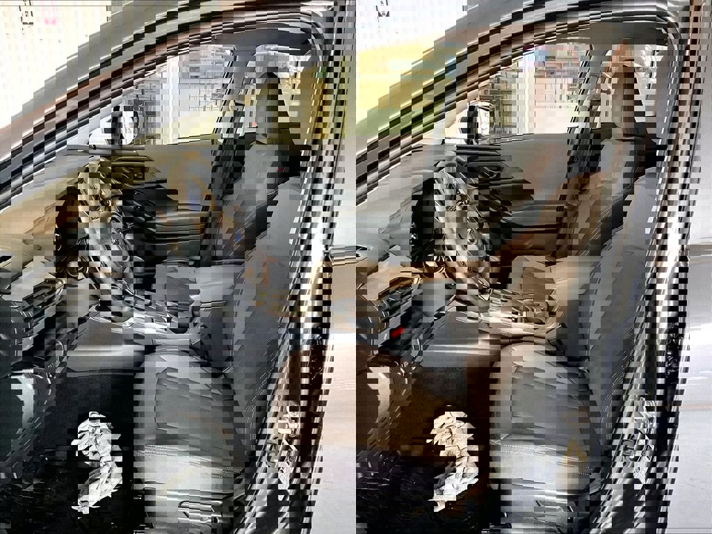 Used 2025 Subaru Crosstrek 2.0i Premium image 10