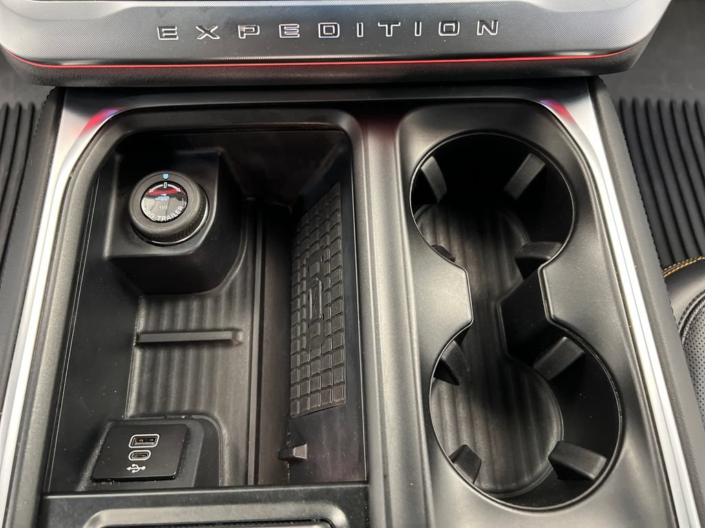 Used 2025 Ford Expedition Tremor AWD/4WD image 60