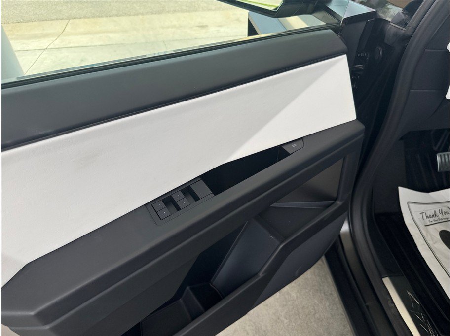 Used 2024 Tesla Cybertruck AWD Crew Cab image 19