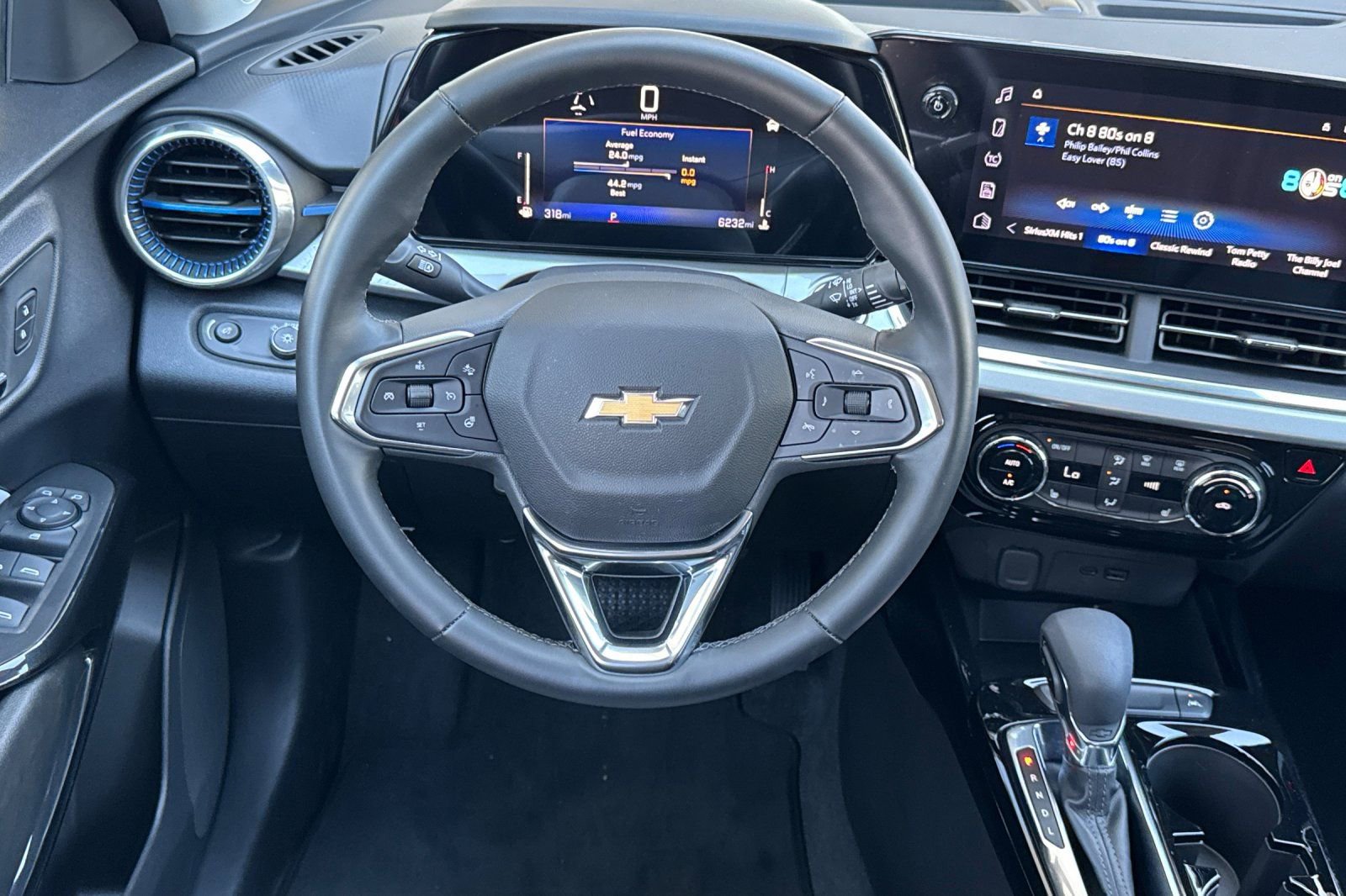 Used 2025 Chevrolet Trax LT w/ Driver Confidence Package image 14