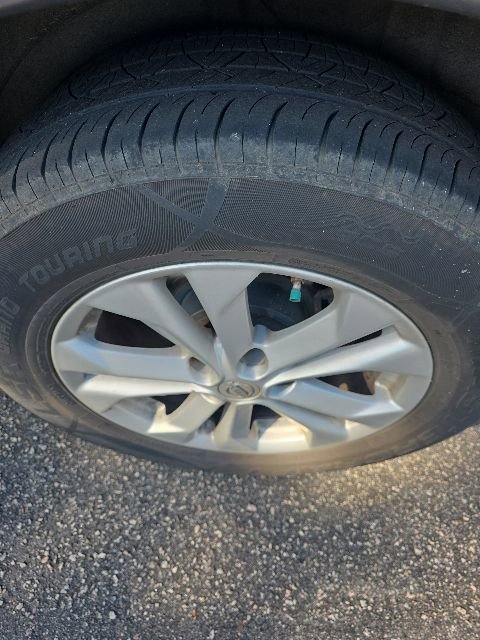 Used 2014 Nissan Rogue SV image 8