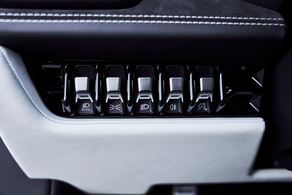 Used 2024 Lamborghini Huracan EVO image 47