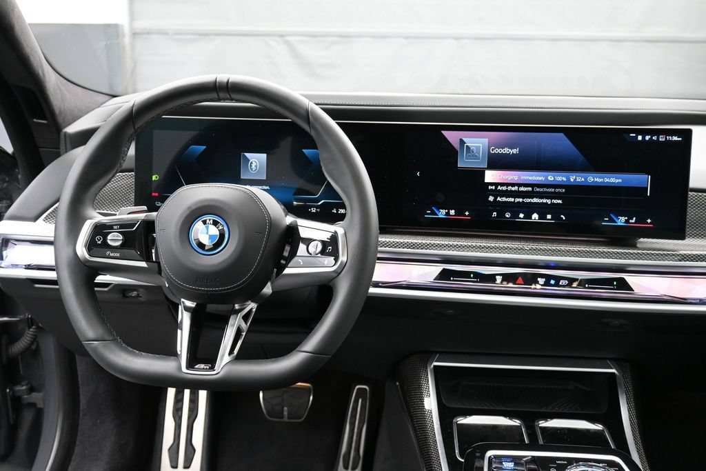 Used 2023 BMW i7 xDrive60 AWD/4WD image 11