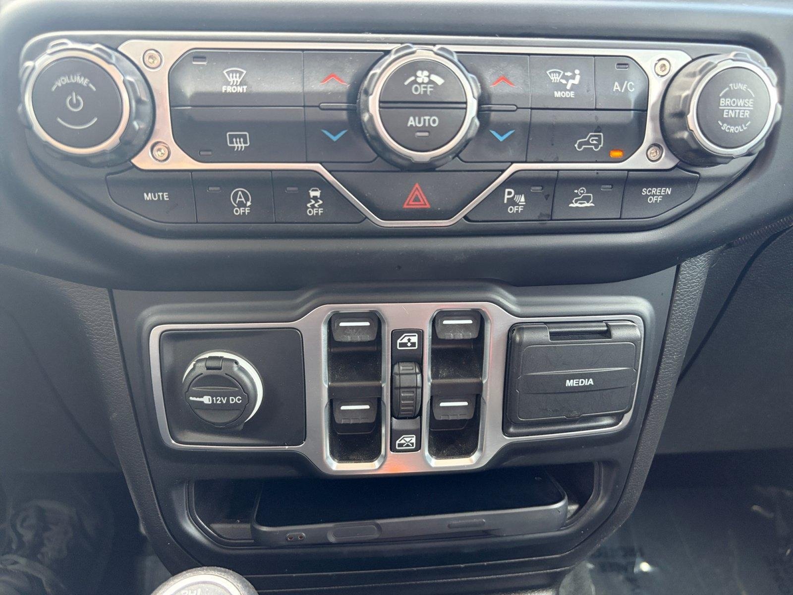 Used 2023 Jeep Gladiator Sport AWD/4WD image 25