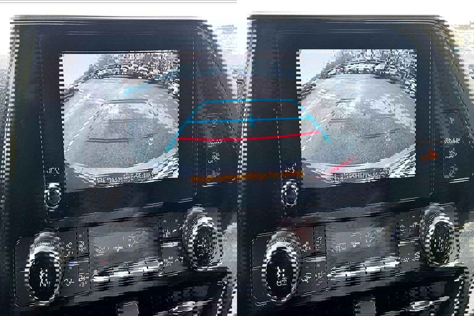 Used 2024 Toyota Highlander LE image 20