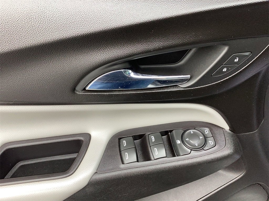 Used 2018 Chevrolet Equinox LS image 12