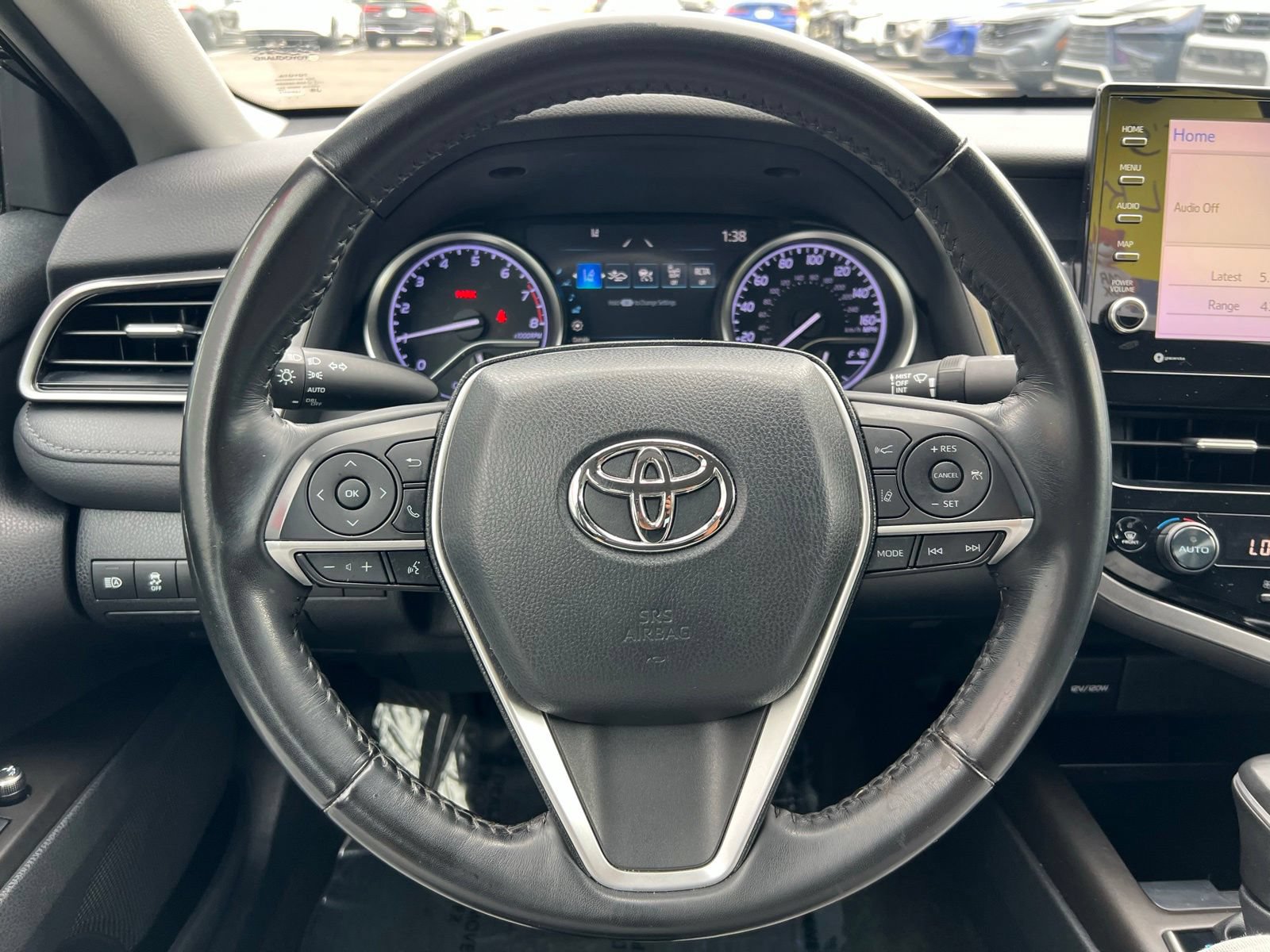 Used 2021 Toyota Camry XLE FWD image 25