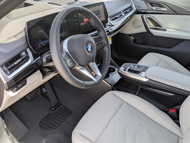 Used 2026 BMW X2 xDrive28i w/ Technology Package AWD/4WD image 3