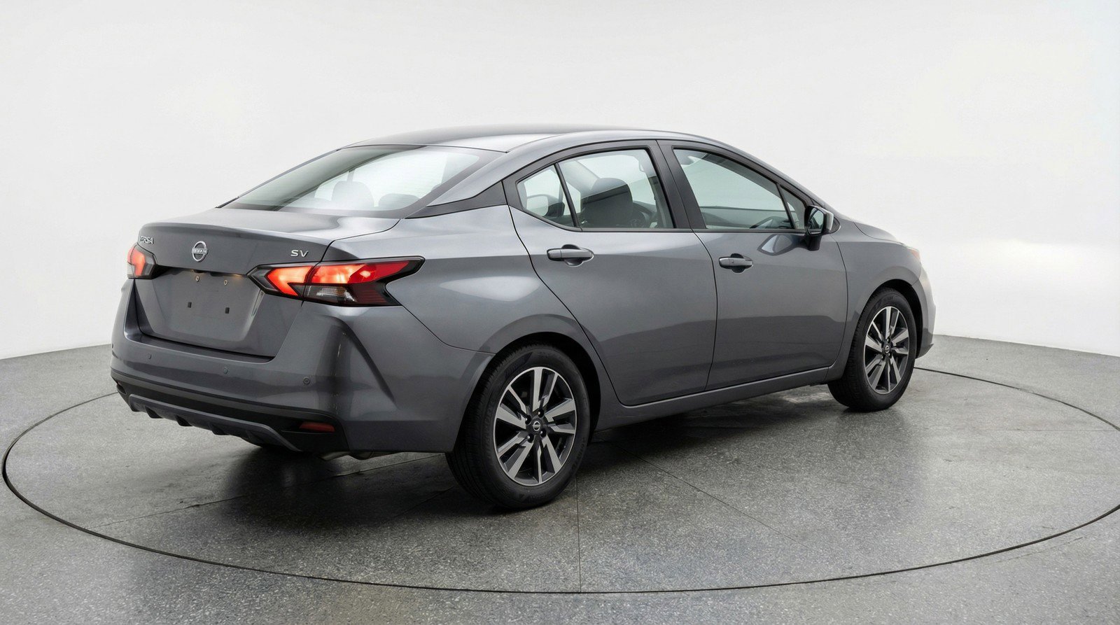 Used 2025 Nissan Versa SV image 9