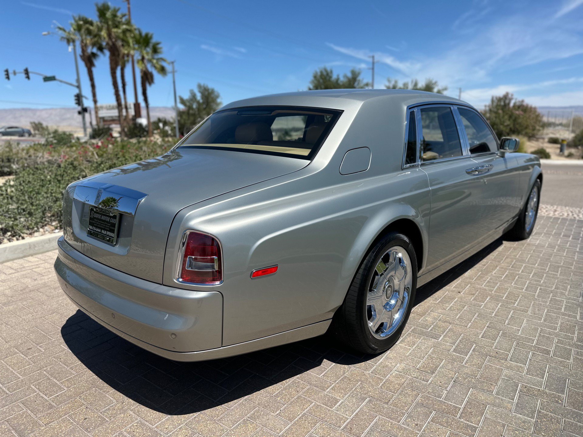 Used 2006 Rolls-Royce Phantom Sedan RWD image 17