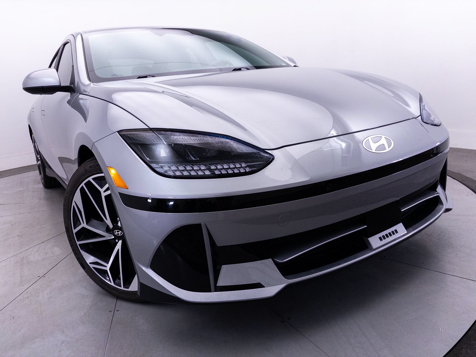 Used 2023 Hyundai Ioniq 6 SEL RWD image 9