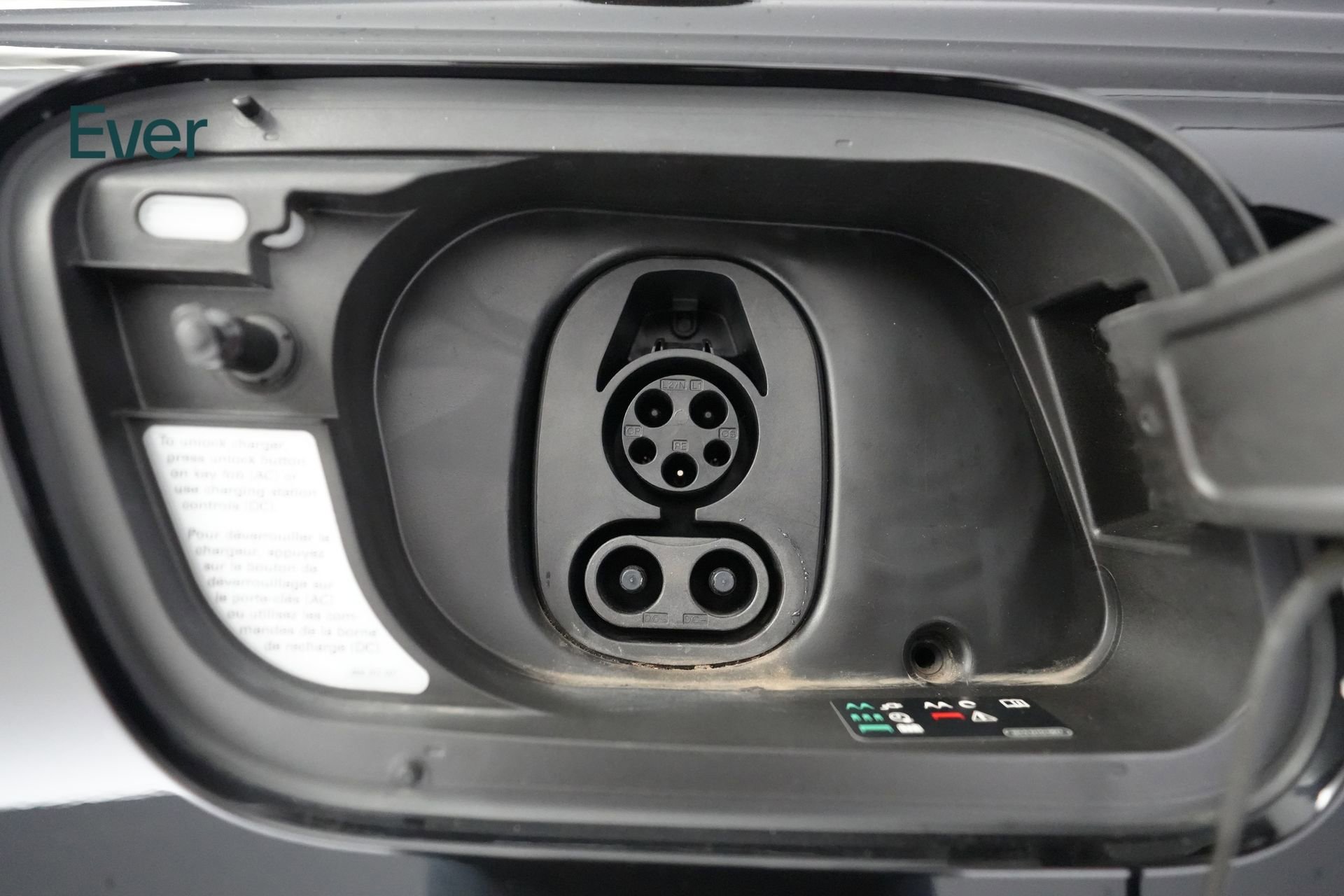 Used 2023 Audi Q4 e-tron Prestige w/ Black Optic Package image 10