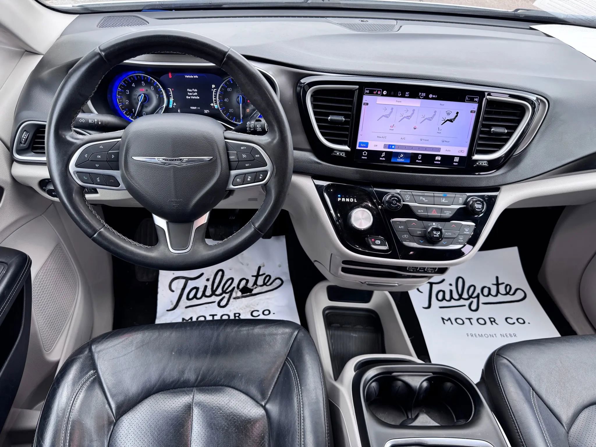 Used 2022 Chrysler Pacifica Touring-L image 12